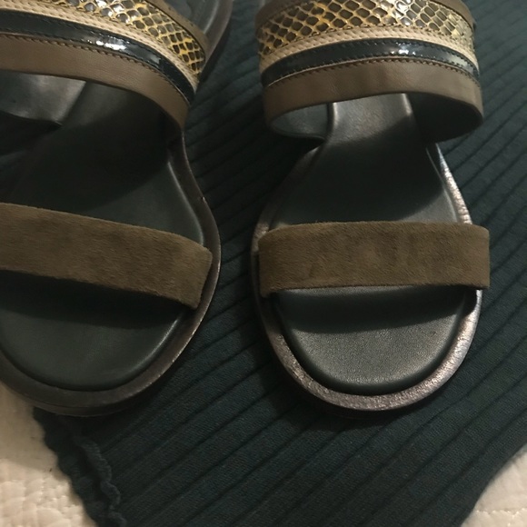 Tory Burch Sandals - Picture 3 of 8
